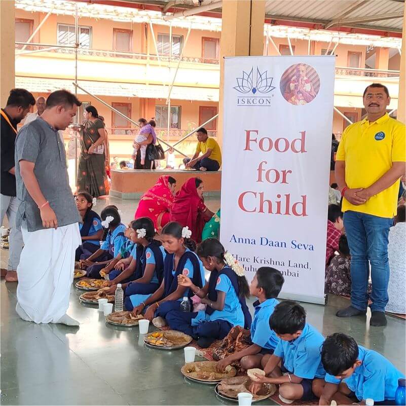 Children eating at Iskcon Temple 